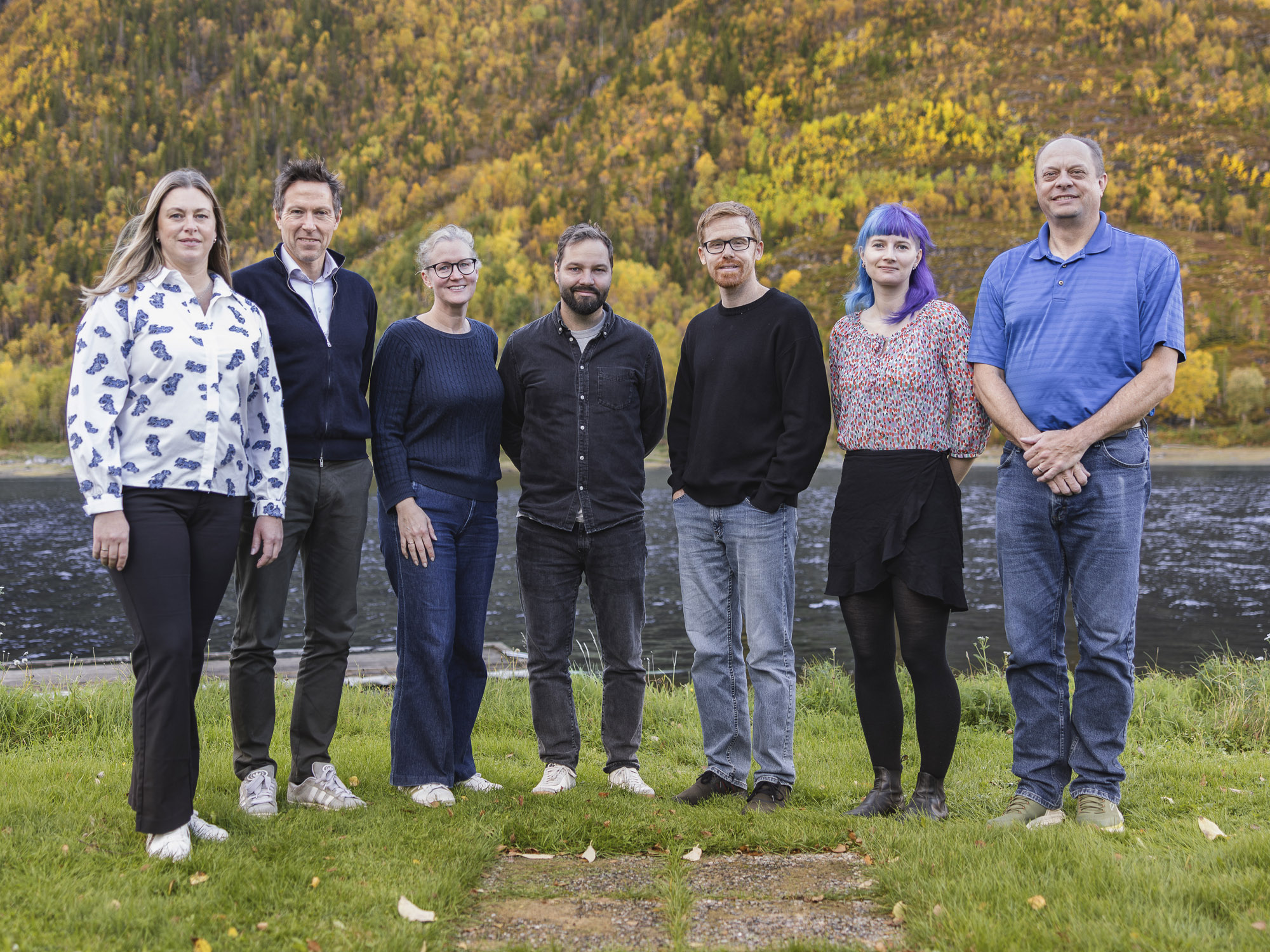 Representanter fra Luftfartstilsynet, Avinor, Bristow Group og Electra på befaring av nye lokasjoner for testing av hybridfly.
